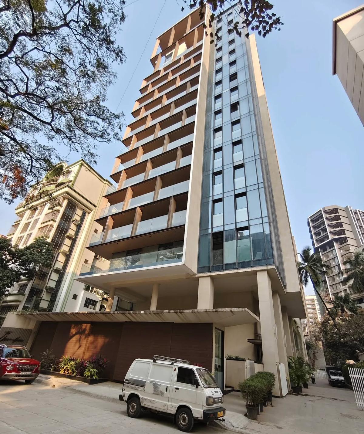 The Upper House, Santacruz West